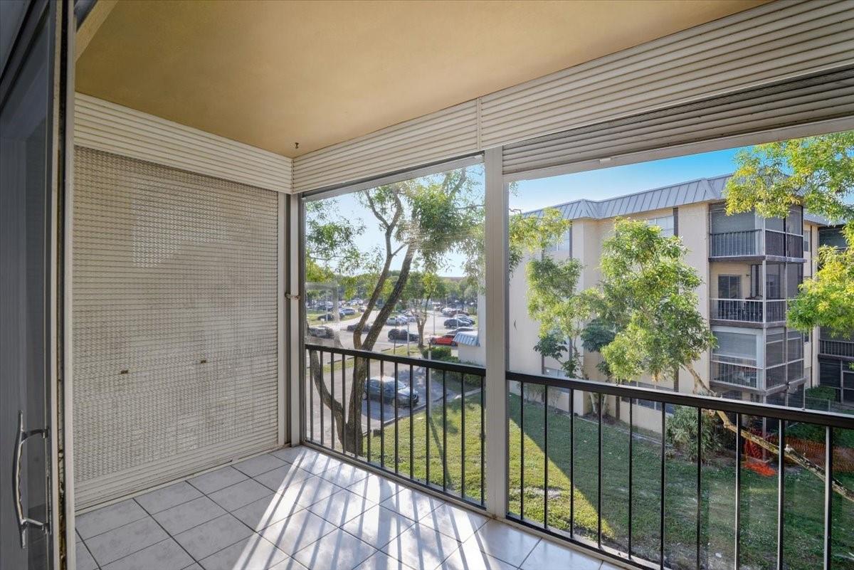 The Falls of Inverrary - Residential