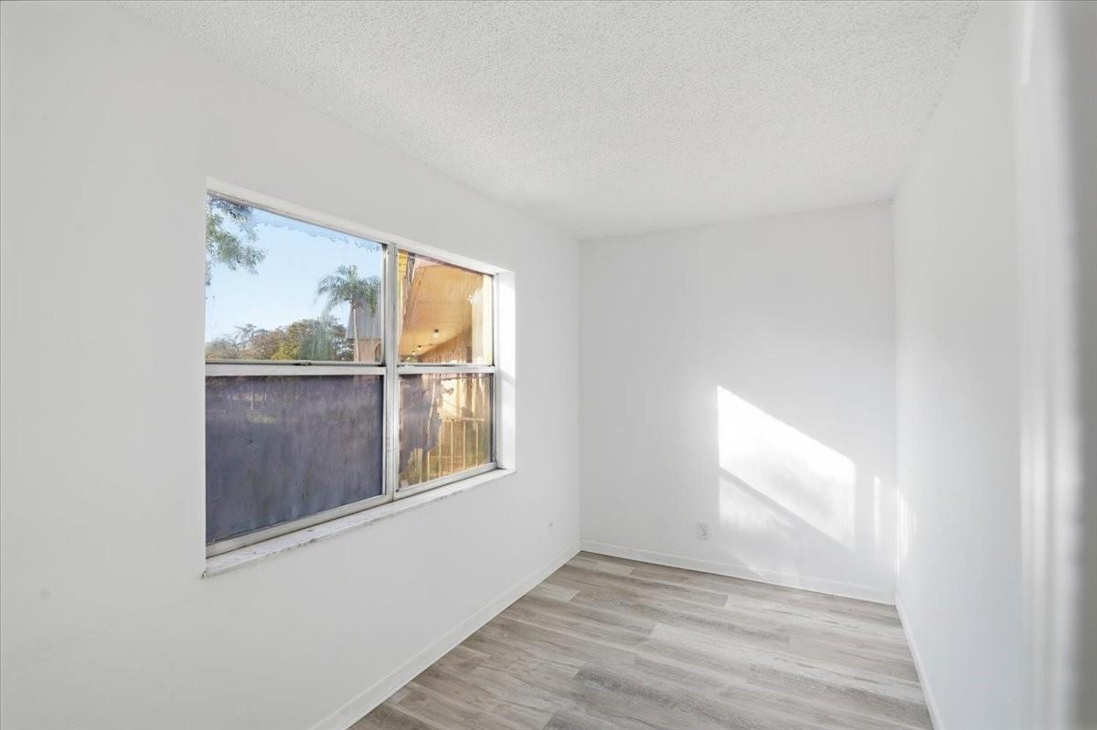 The Falls of Inverrary - Residential