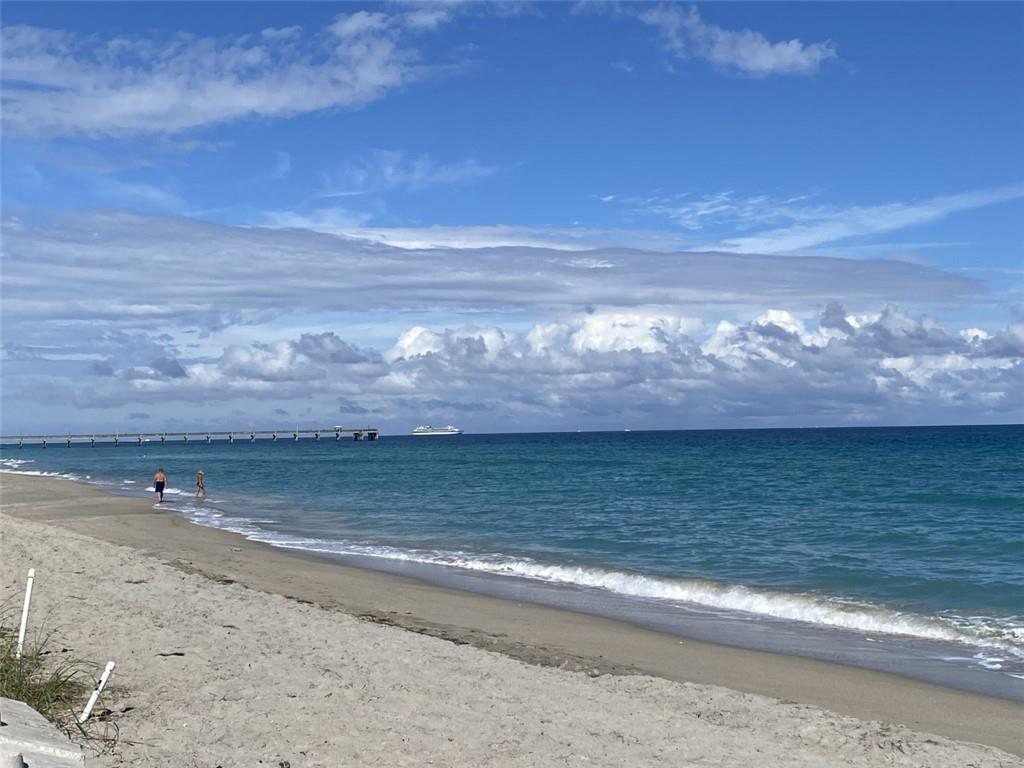 Hollywood Central Beach 4 - Residential