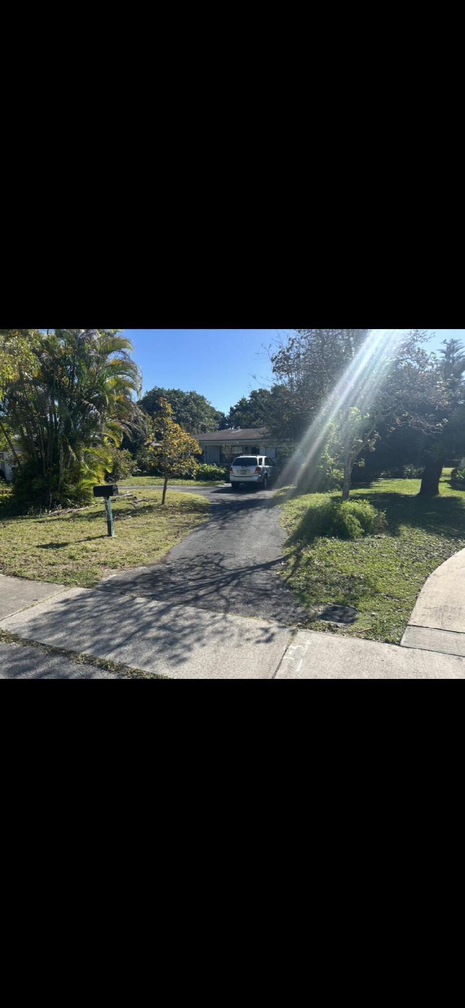 HOLLYWOOD LITTLE RANCHES - Residential