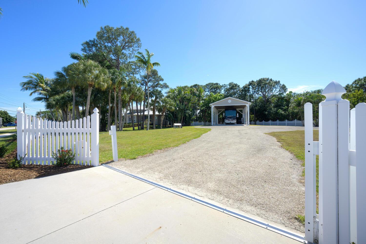 OTTERS RUN - Residential