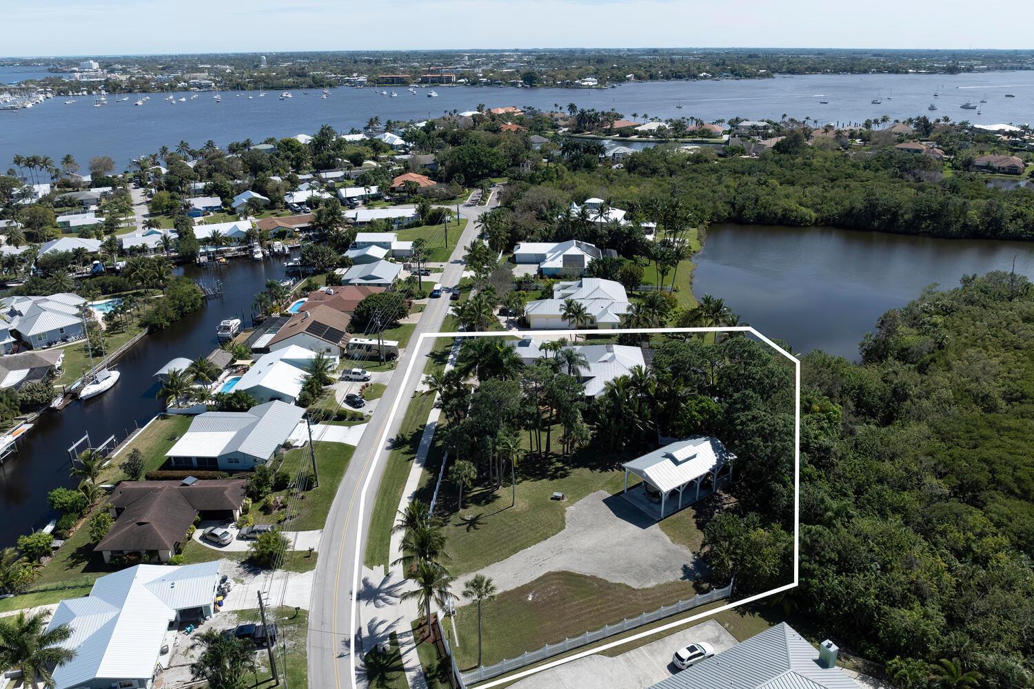 OTTERS RUN - Residential