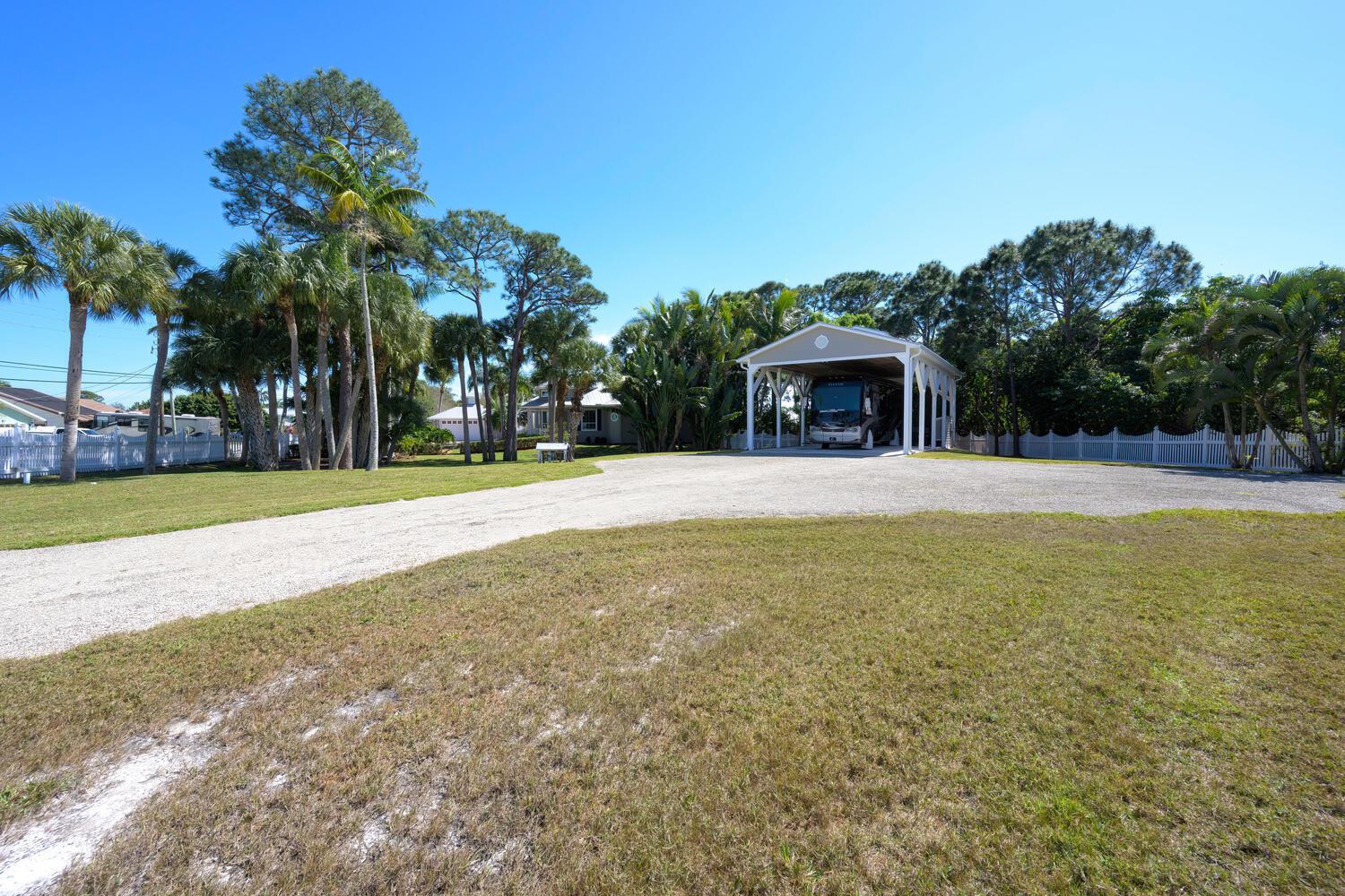 OTTERS RUN - Residential