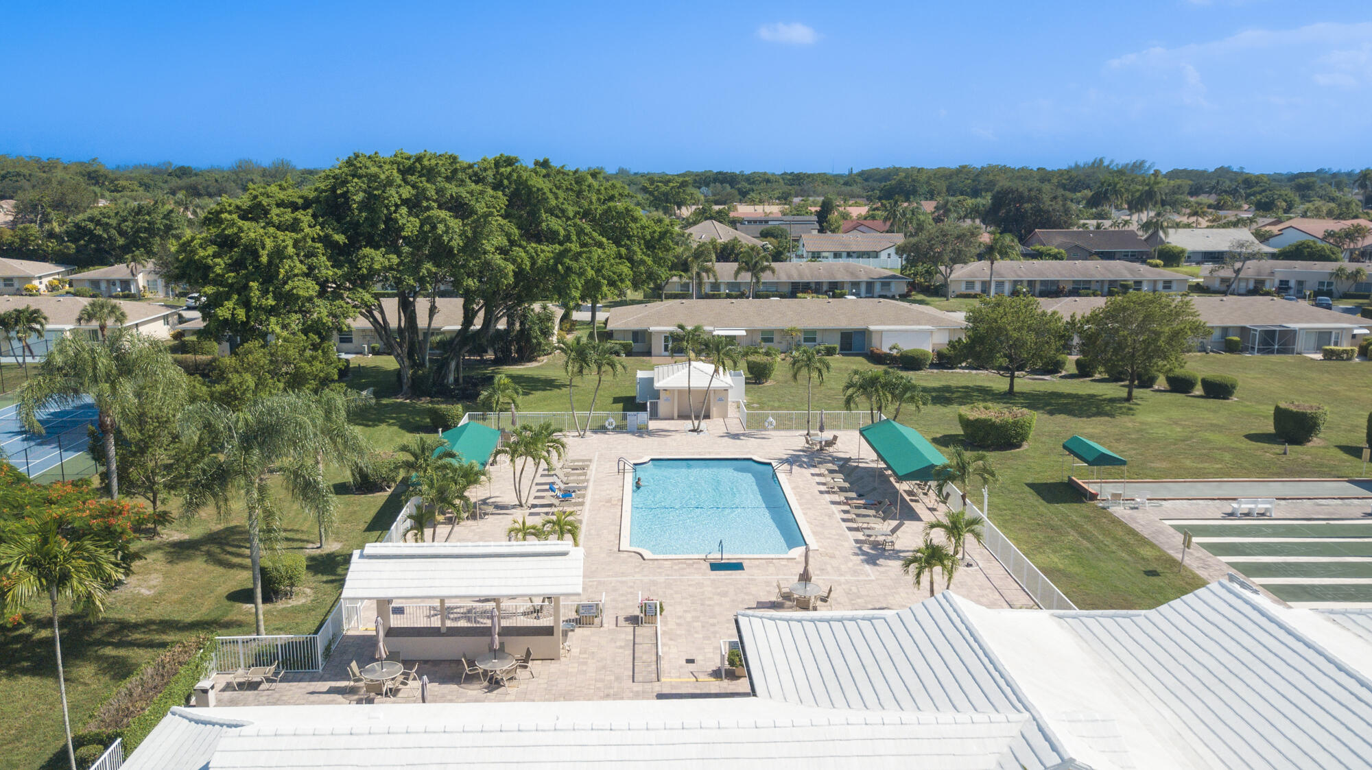 BOCA LAKES - Residential