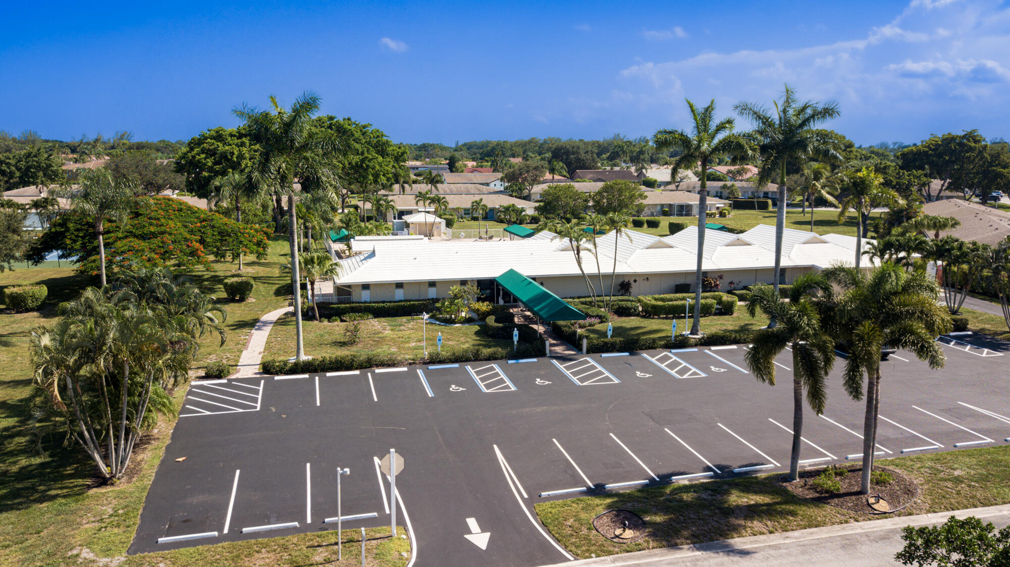 BOCA LAKES - Residential