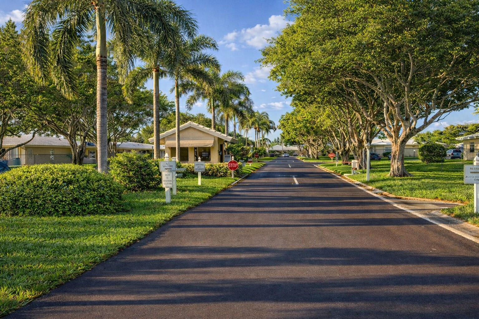 BOCA LAKES - Residential