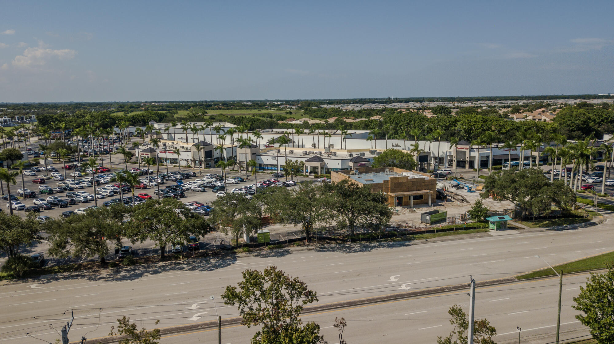 BOCA LAKES - Residential