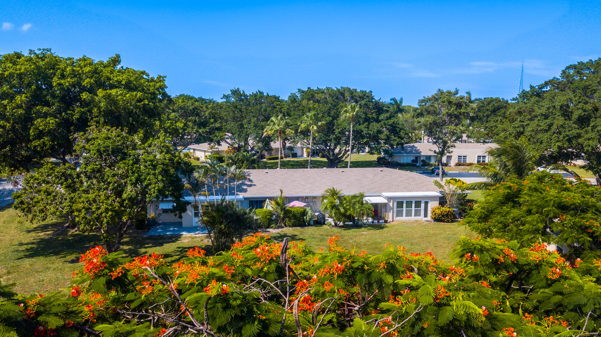 BOCA LAKES - Residential