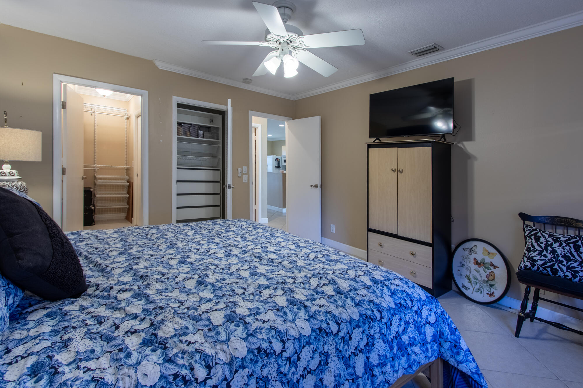 BOCA LAKES - Residential