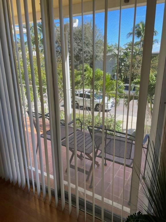 LAKESIDE DRIVE APTS INC - Residential Lease