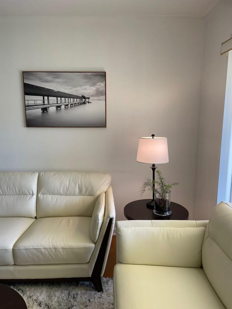 LAKESIDE DRIVE APTS INC - Residential Lease