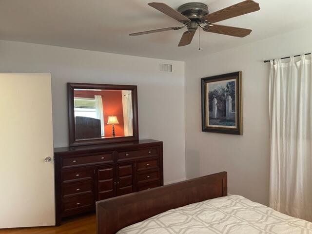 LAKESIDE DRIVE APTS INC - Residential Lease