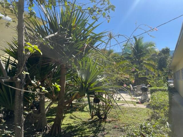 LAKESIDE DRIVE APTS INC - Residential Lease