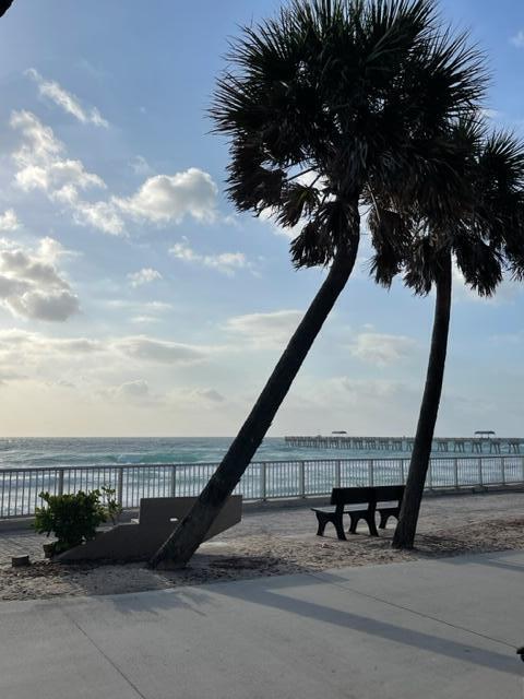 LAKESIDE DRIVE APTS INC - Residential Lease