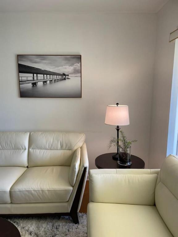 LAKESIDE DRIVE APTS INC - Residential Lease