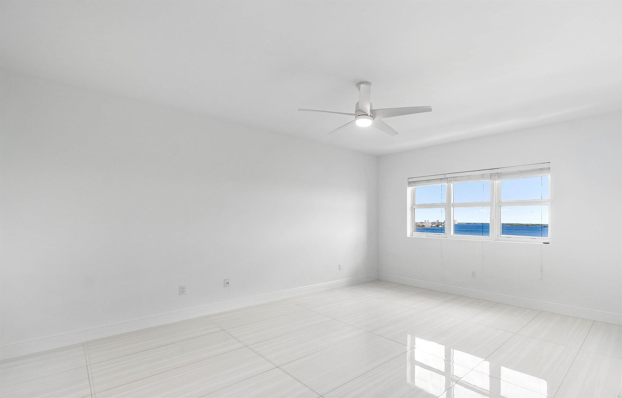 MARINA GRANDE RIVIERA BEA - Residential