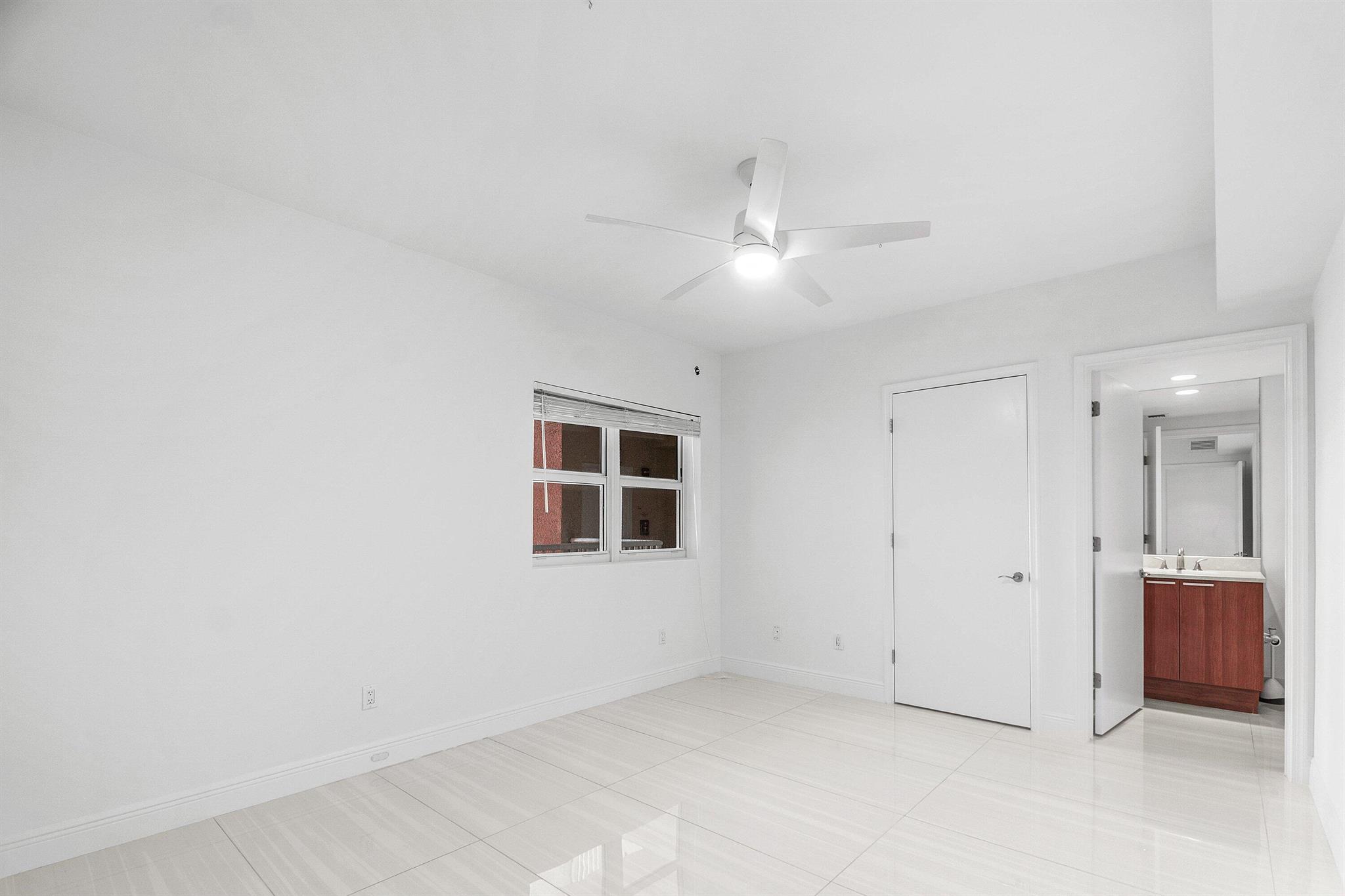 MARINA GRANDE RIVIERA BEA - Residential