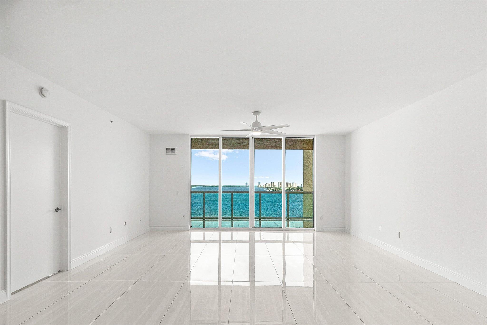 MARINA GRANDE RIVIERA BEA - Residential