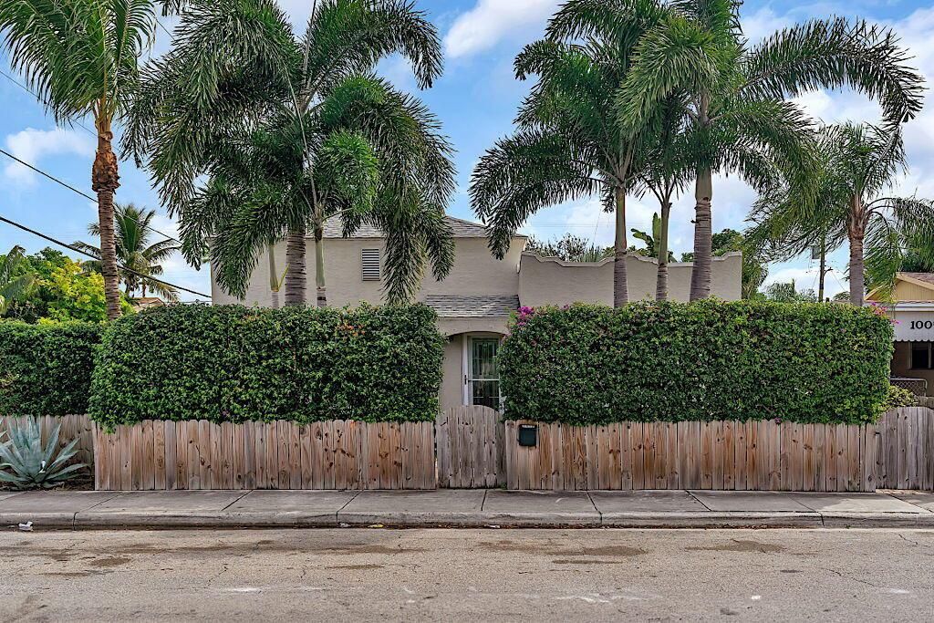 Photo of 1002 S J Street, Lake Worth Beach, FL 33460 (MLS # R11024598)