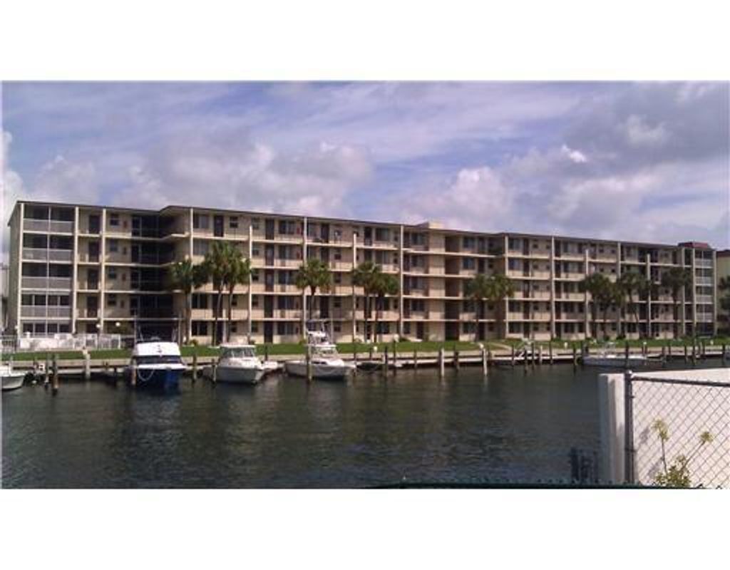 Photo of 104 Paradise Harbour Boulevard #411, North Palm Beach, FL 33408 (MLS # R10756244)