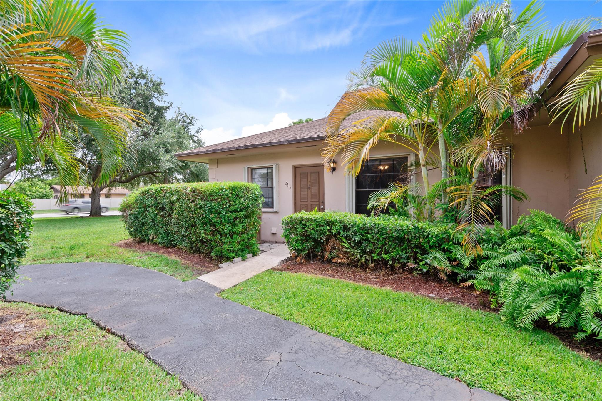 This is a Great One Bedroom One and half Bath Villa. Feeling like a house not a condo, lots of room. Kitchen, Dining
Area, Living Room, Family Room, the best part is you have a Private Fenced Open Patio. Great for BBQ's or Outdoor
Entertaining. Large Bedroom, Laundry, Half & Full Bath. Tile & Vinyl floors, Lots of Natural Light with wall of Sliding
Doors. Located close to Nova Southeastern University, Other Universities like FAU, Broward College, Highways,
Home Depot, Trader Joe's, Restaurants, Shopping. Tenants to Obtain Renters Insurance, Assigned Parking and
Community Pool. Max 2 Occupants, 650 Credit Score Min.
Tenant maintains plants on patio (weed free).