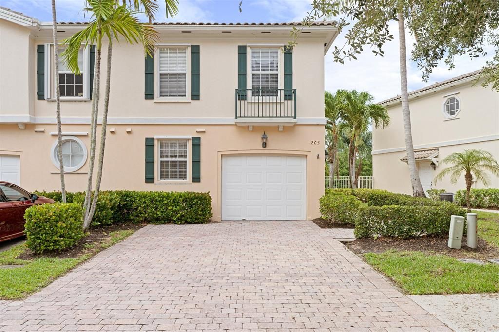 Photo of 203 Fortuna Drive Dr, Palm Beach Gardens, FL 33410 (MLS # R10719938)