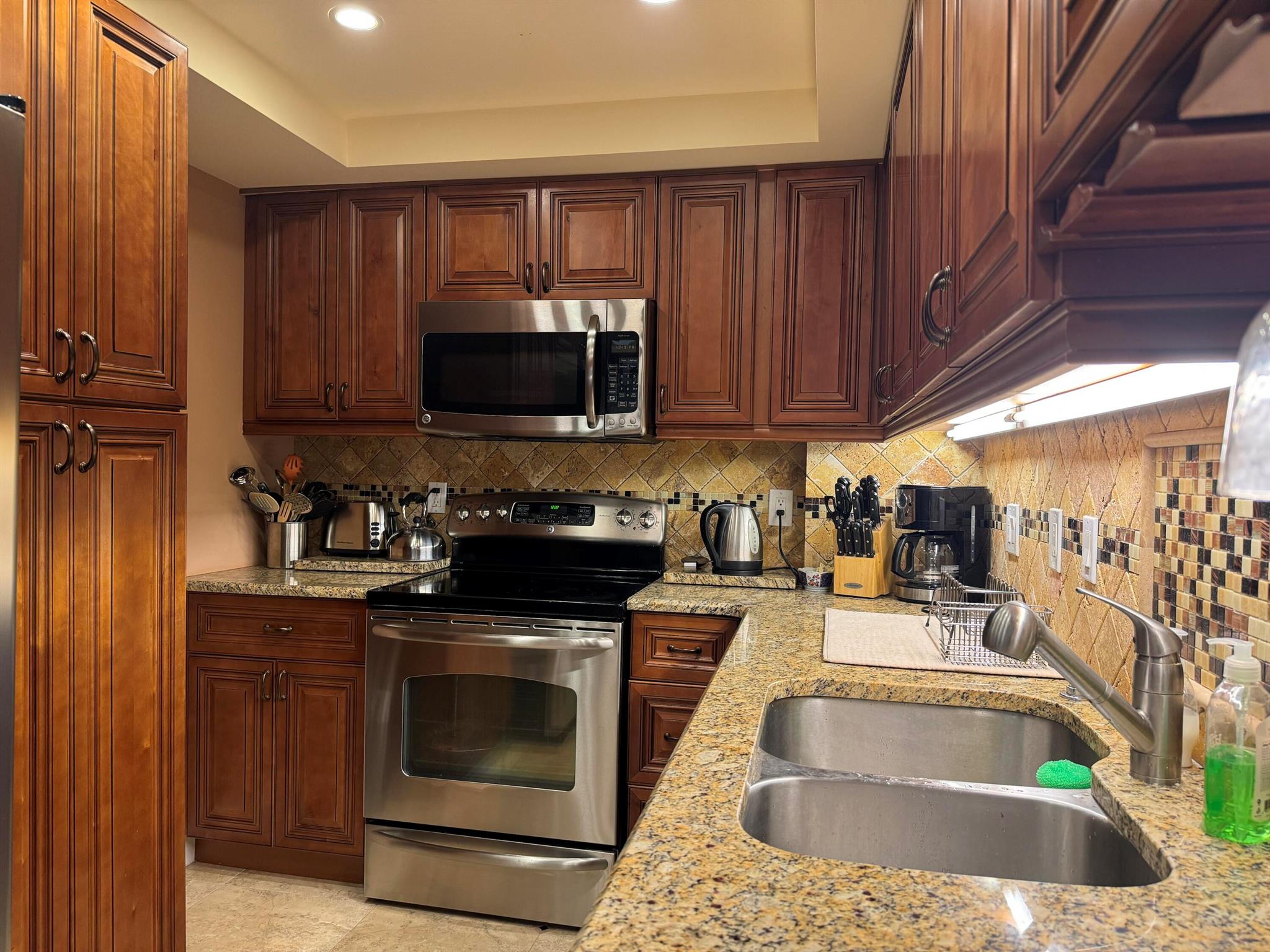 PATRICIAN OF PALM BEACH C - Residential Lease
