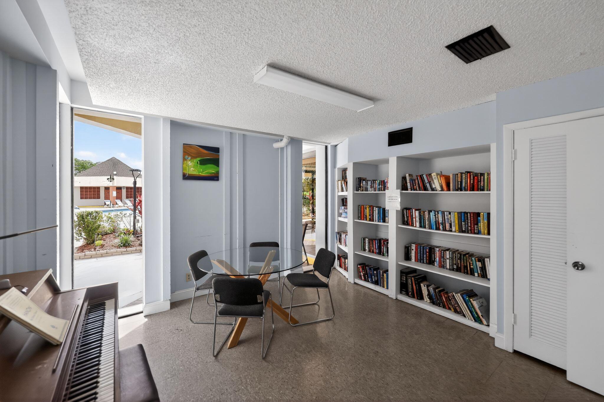 SUNRISE LAKES 31 CONDO - Residential