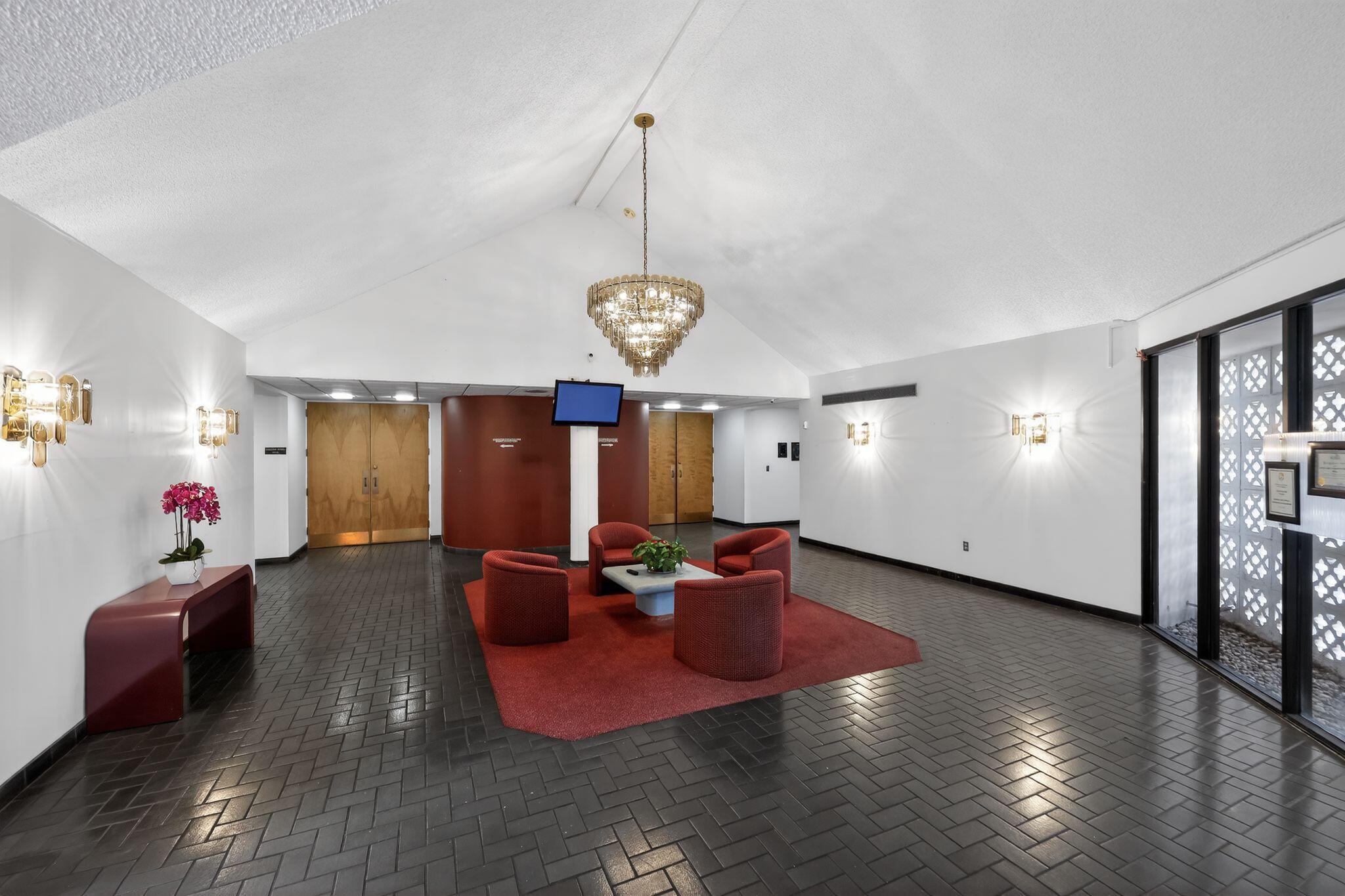 SUNRISE LAKES 31 CONDO - Residential