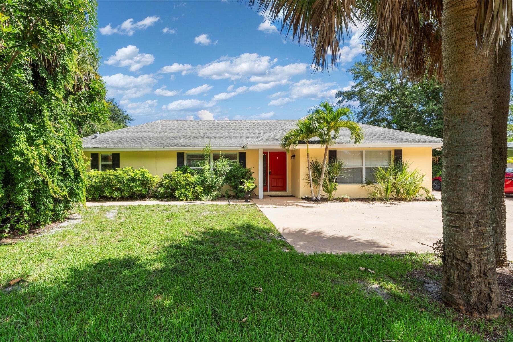 527 E Causeway Boulevard