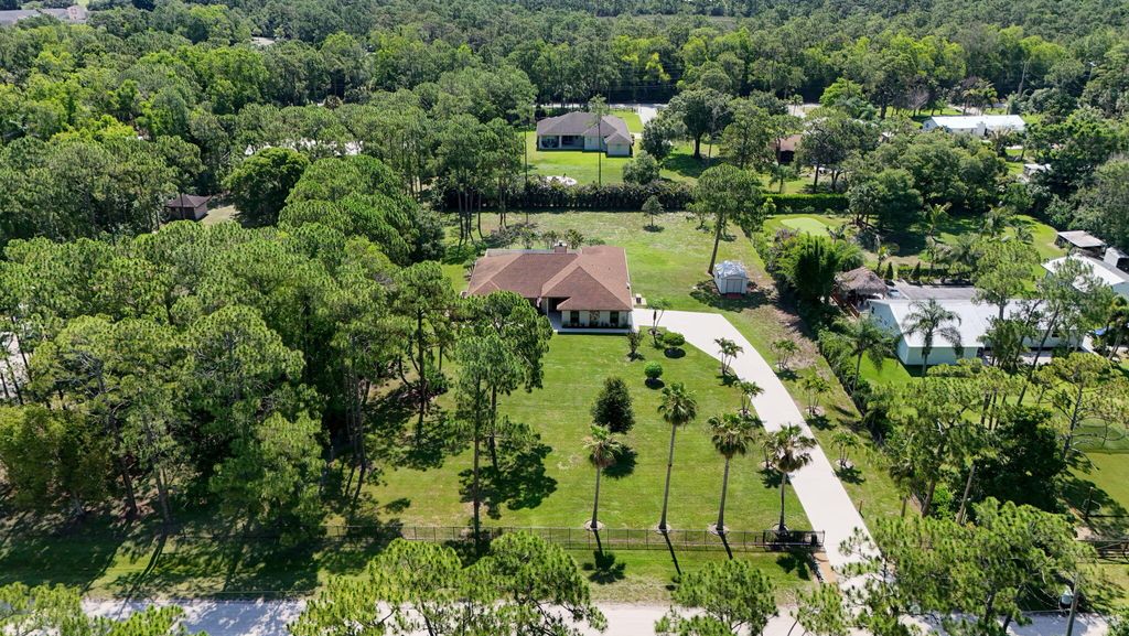 Photo of 17268 N 118th Trl Trail N, Jupiter, FL 33478 (MLS # B26041247)