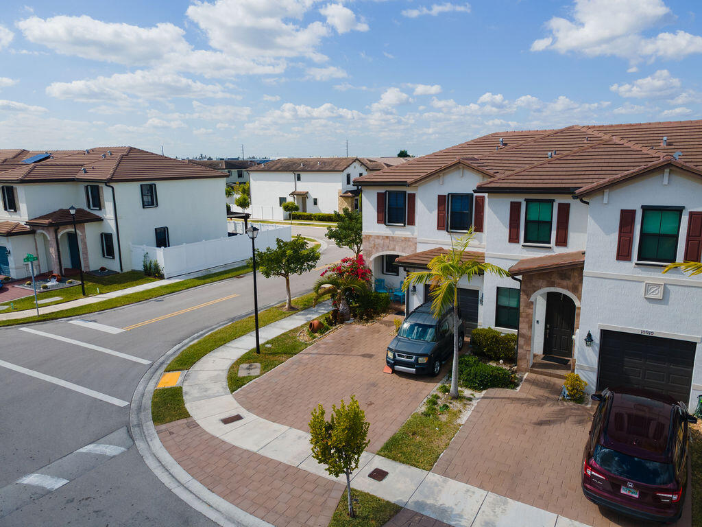 AQUABELLA NORTH REPLAT - Residential