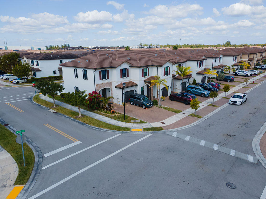 AQUABELLA NORTH REPLAT - Residential