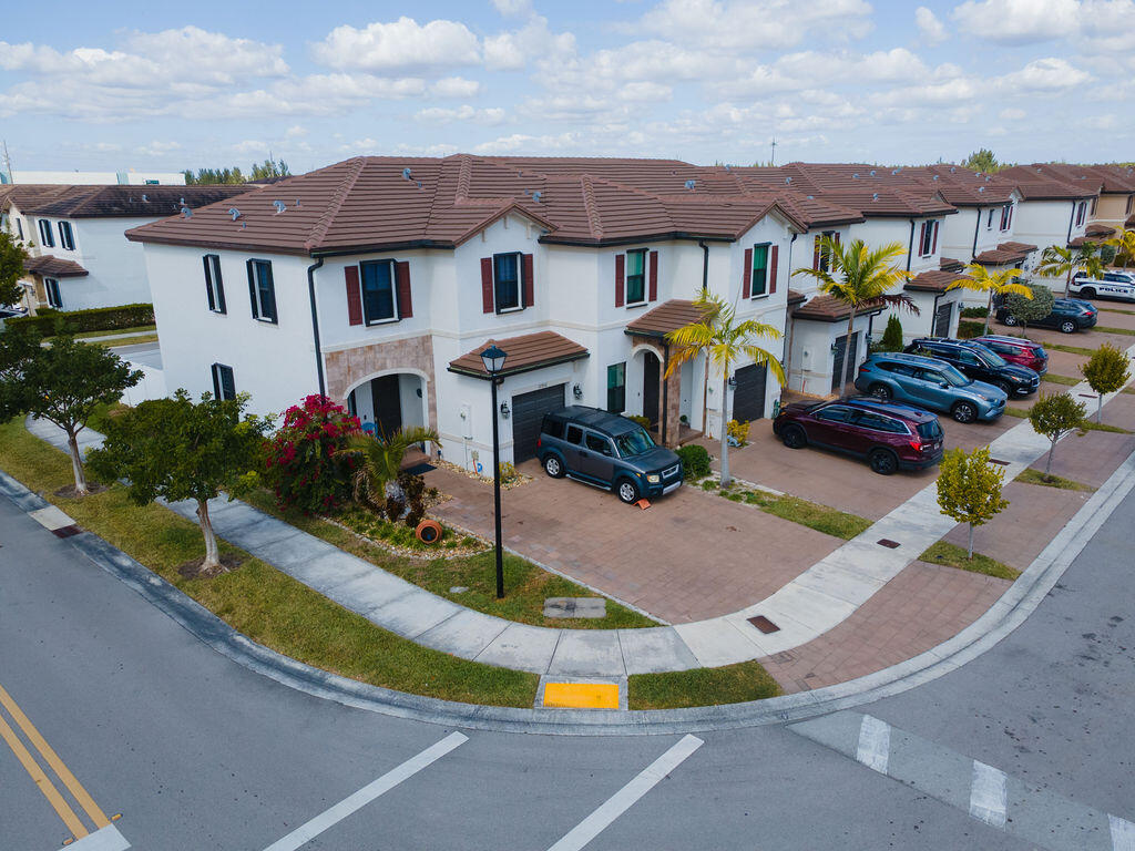 AQUABELLA NORTH REPLAT - Residential