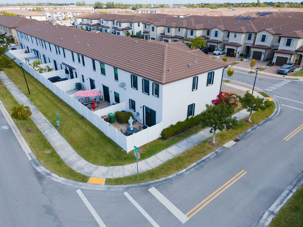 AQUABELLA NORTH REPLAT - Residential