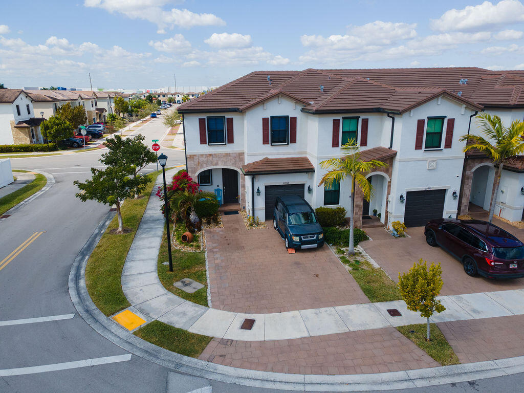 AQUABELLA NORTH REPLAT - Residential