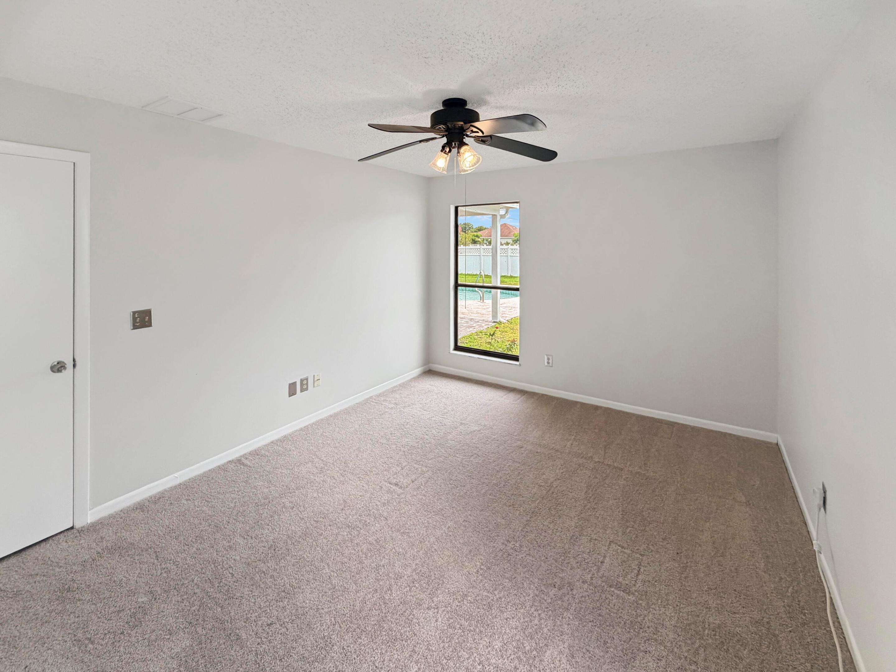 2305 SW Fern Circle