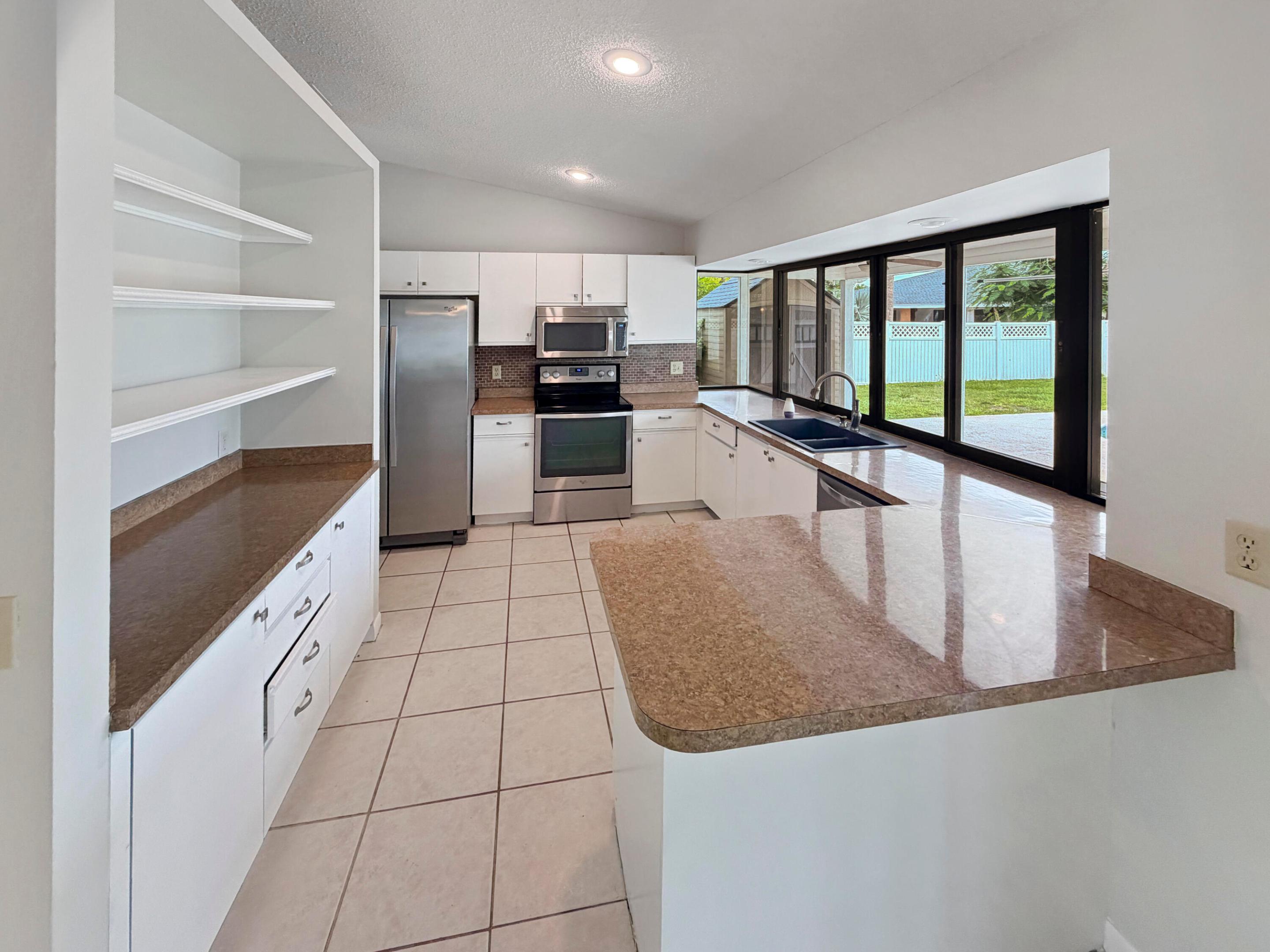 2305 SW Fern Circle