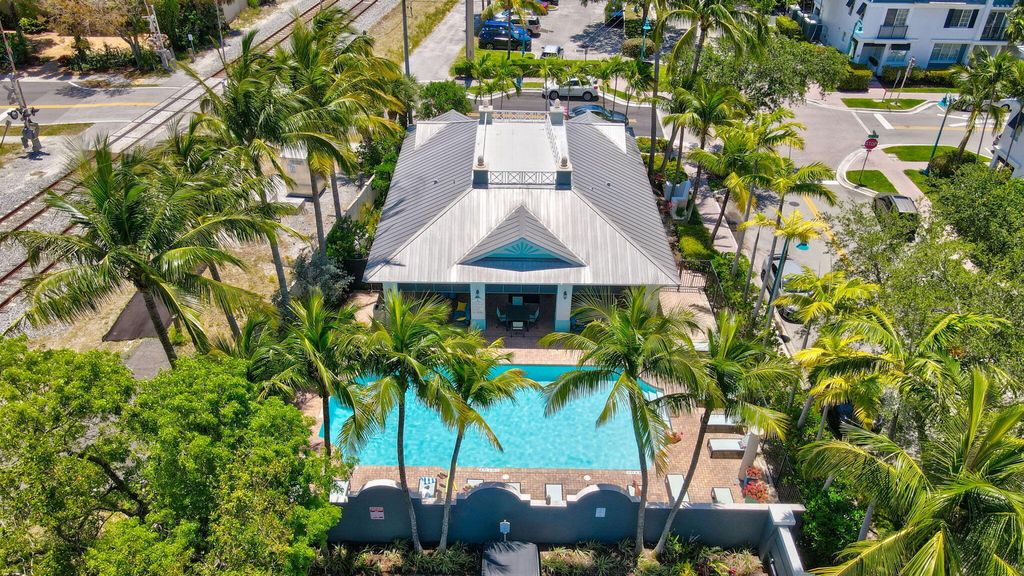 Photo of 250 NE 3rd Avenue #1416, Delray Beach, FL 33444 (MLS # R11022392)