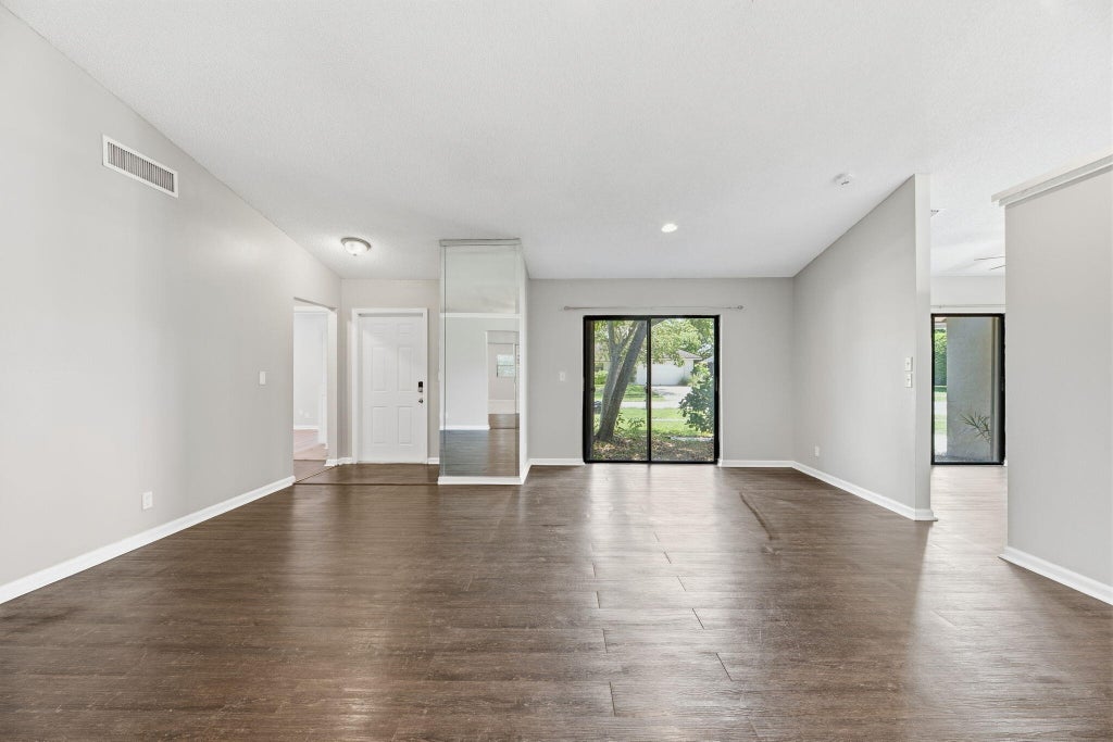 Photo of 14711 Hideaway Lane #l, Delray Beach, FL 33484 (MLS # B26071141)