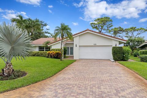 925 Foxpointe Circle Delray Beach FL 33445