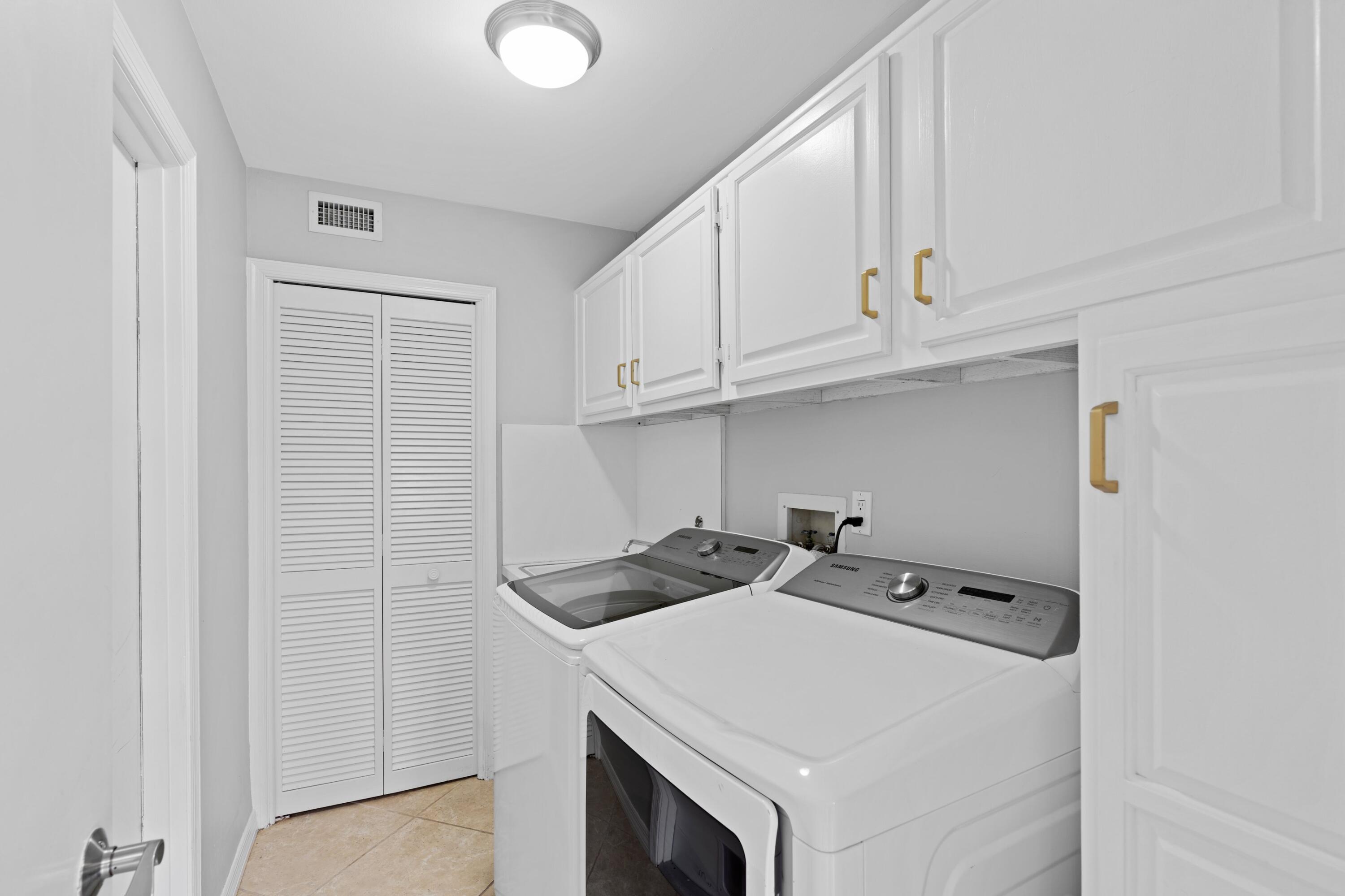 FOXPOINTE - Residential