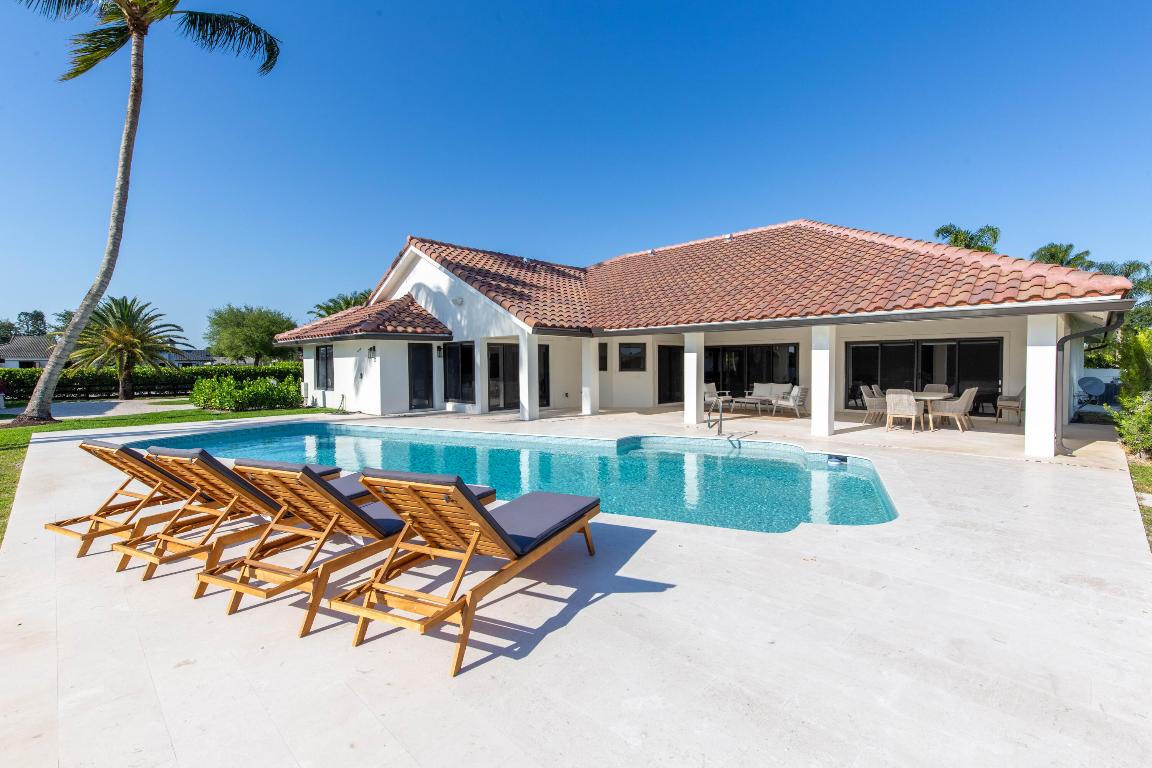 SADDLE TRAIL PARK OF WELLINGTON - Residential