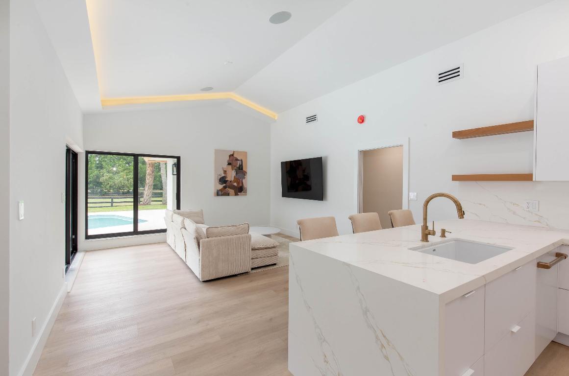 SADDLE TRAIL PARK OF WELLINGTON - Residential