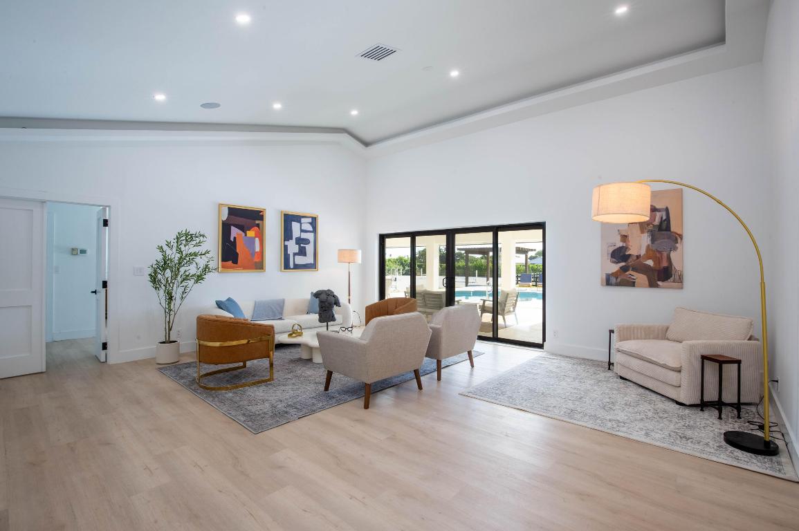 SADDLE TRAIL PARK OF WELLINGTON - Residential