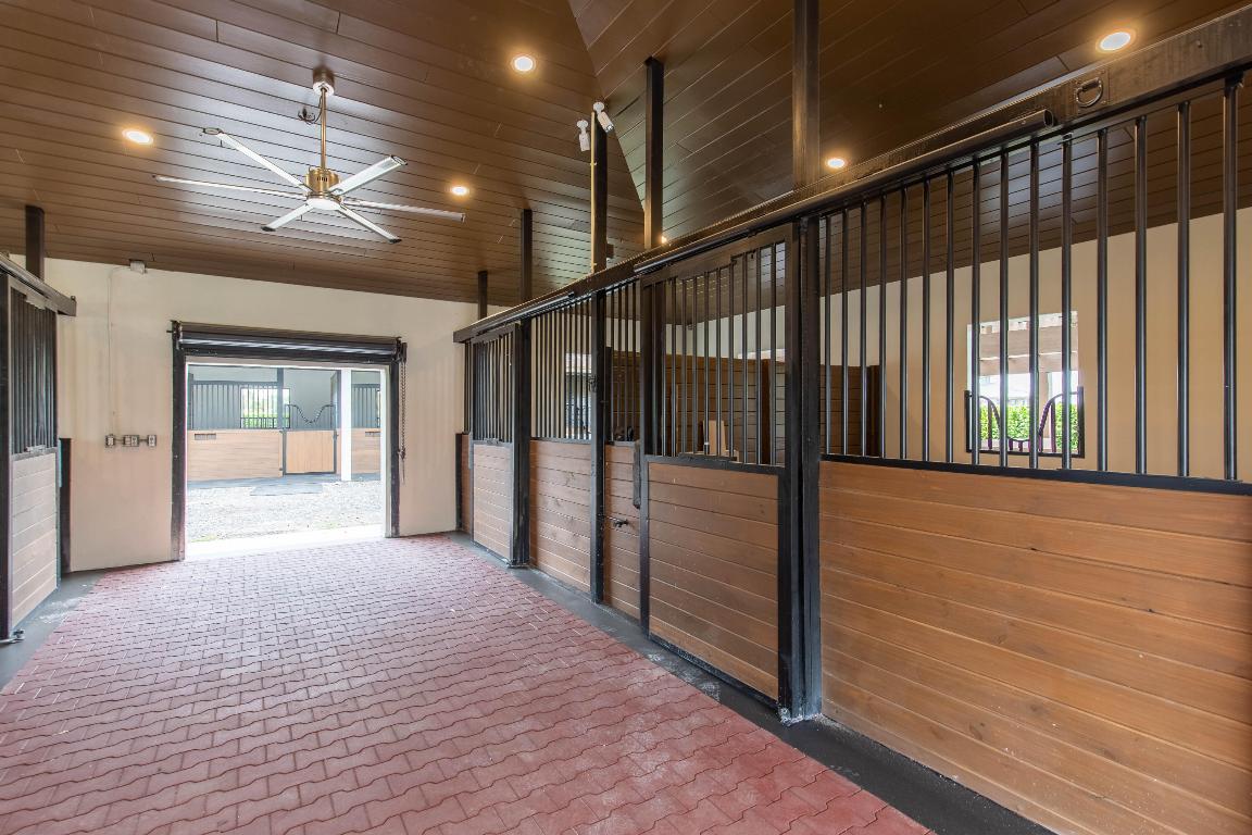 SADDLE TRAIL PARK OF WELLINGTON - Residential