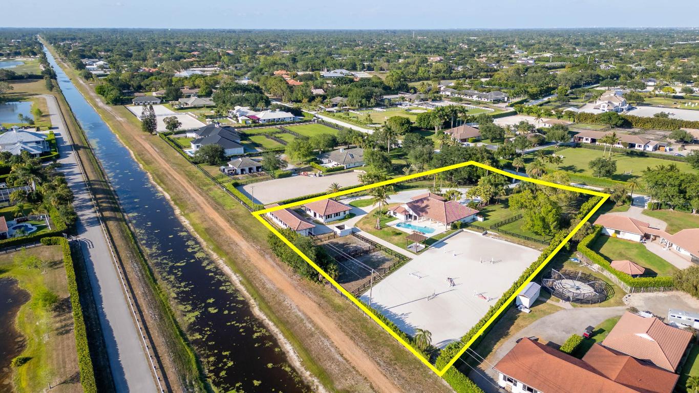 SADDLE TRAIL PARK OF WELLINGTON - Residential