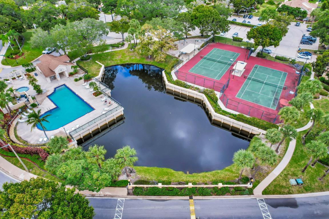 WELLESLEY AT LAKE CLARKE SHORES - Residential