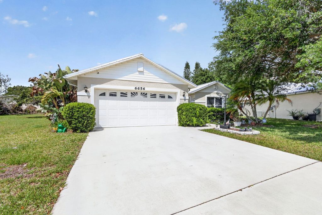 Photo of 6656 Picante Circle, Fort Pierce, FL 34951 (MLS # B26020959)