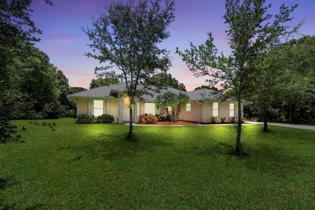 Photo of 4706 Sunrise Boulevard, Fort Pierce, FL 34982 (MLS # R10732921)